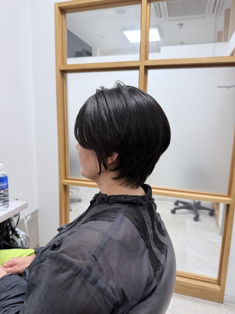 黒髪ショート