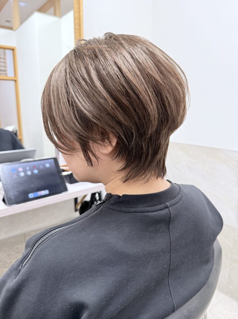 白髪ぼかしショートカット
