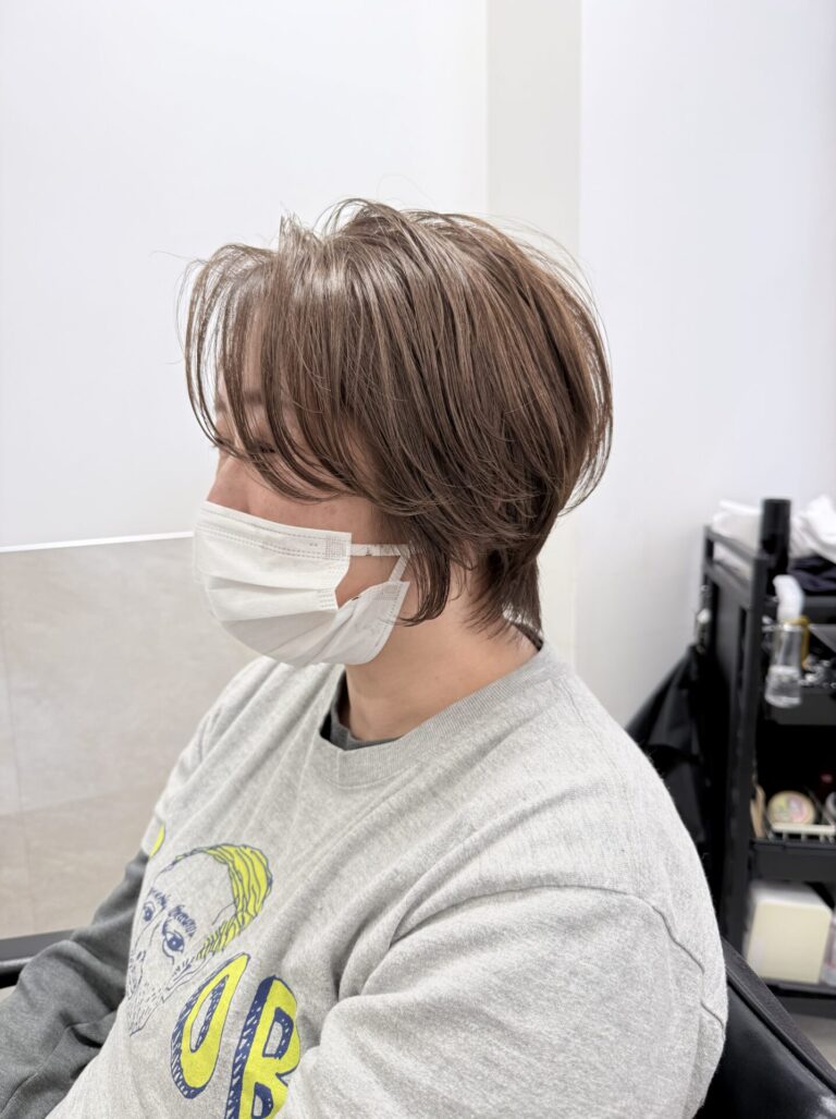 柔らかい丸みとボリュームの大人ショートスタイル