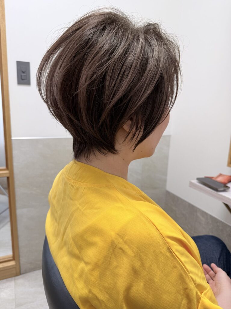 ボリュームが高すぎない前下がり大人ショート